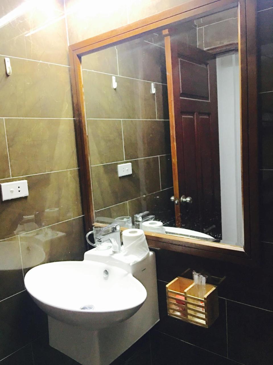 Awa Downtown Hostel Hanoi Dış mekan fotoğraf